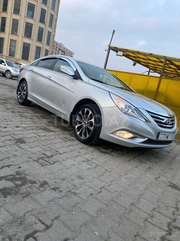 Hyundai Sonata-10