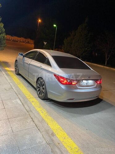 Hyundai Sonata-11