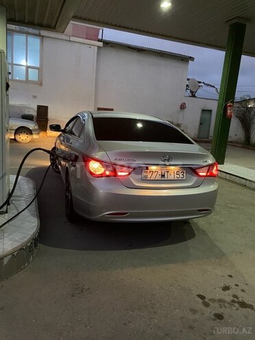 Hyundai Sonata-13