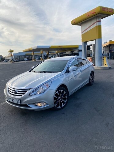 Hyundai Sonata-14