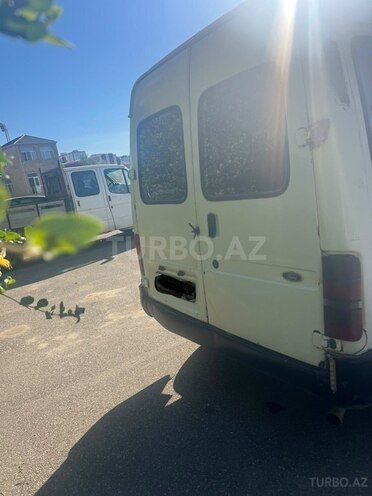 Ford Transit-2