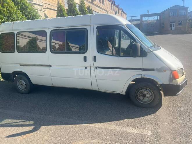 Ford Transit-4