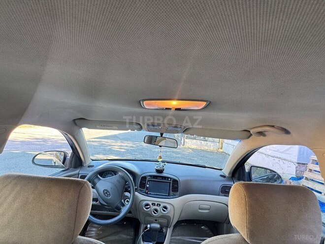 Hyundai Accent-5