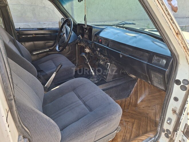 GAZ 24 "Volga"-9