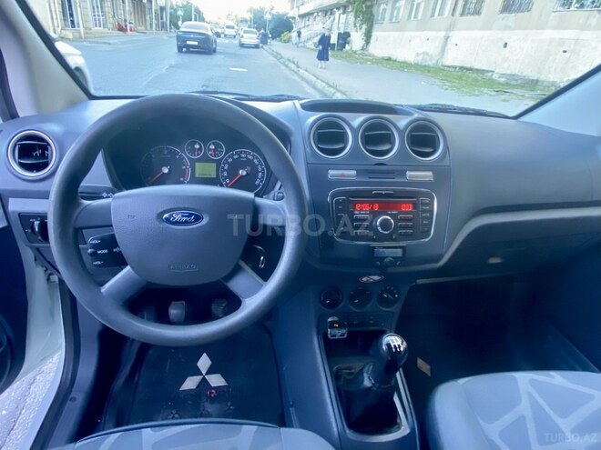 Ford Transit Connect-10