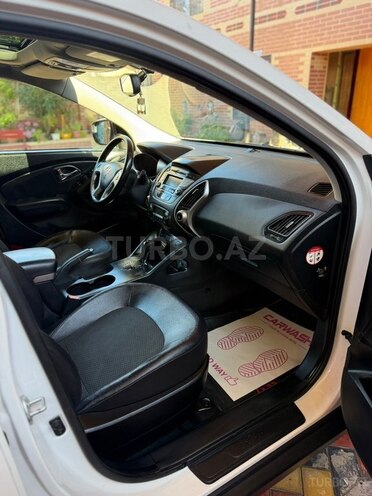 Hyundai ix35-17