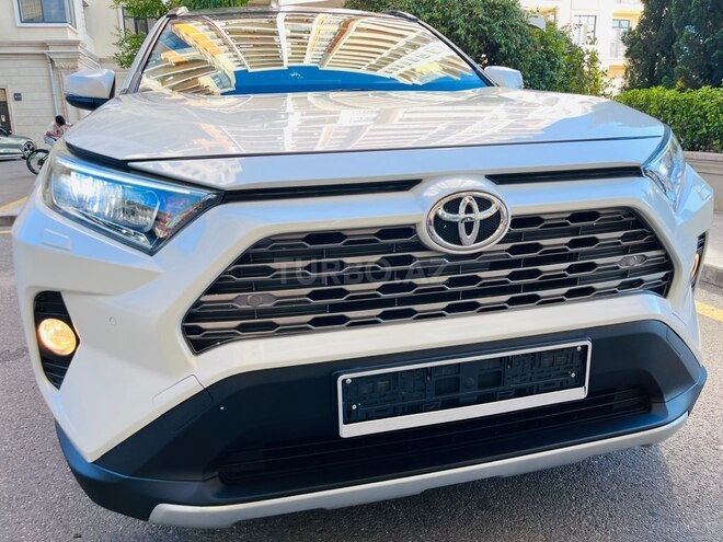 Toyota RAV4-1