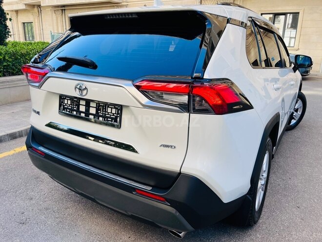 Toyota RAV4-7