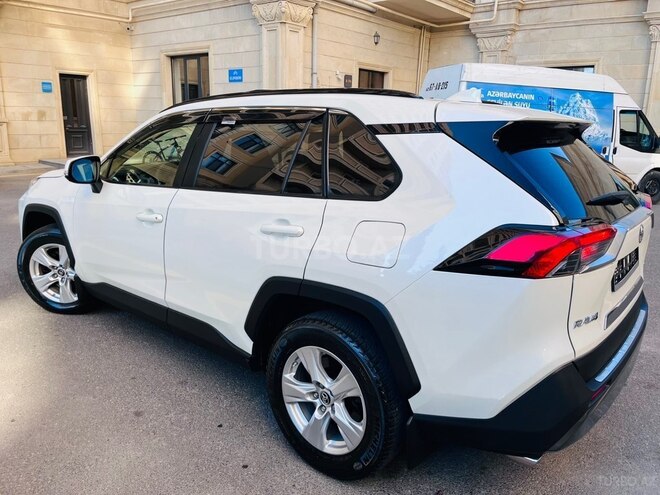 Toyota RAV4-6