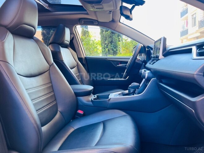 Toyota RAV4-12