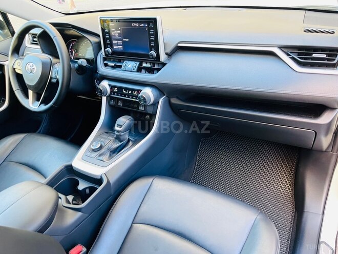 Toyota RAV4-14