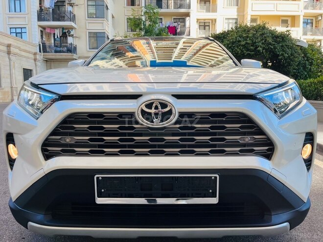Toyota RAV4-15