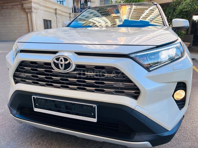 Toyota RAV4-16