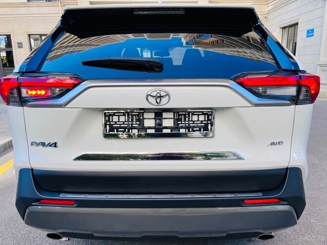 Toyota RAV4-17
