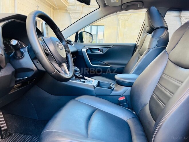 Toyota RAV4-21
