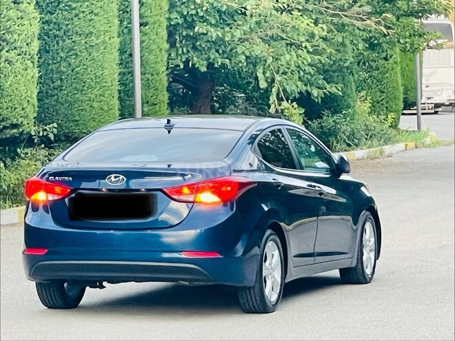 Hyundai Elantra-4