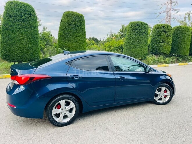 Hyundai Elantra-6