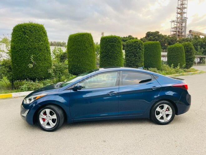 Hyundai Elantra-11