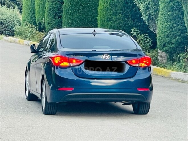 Hyundai Elantra-8