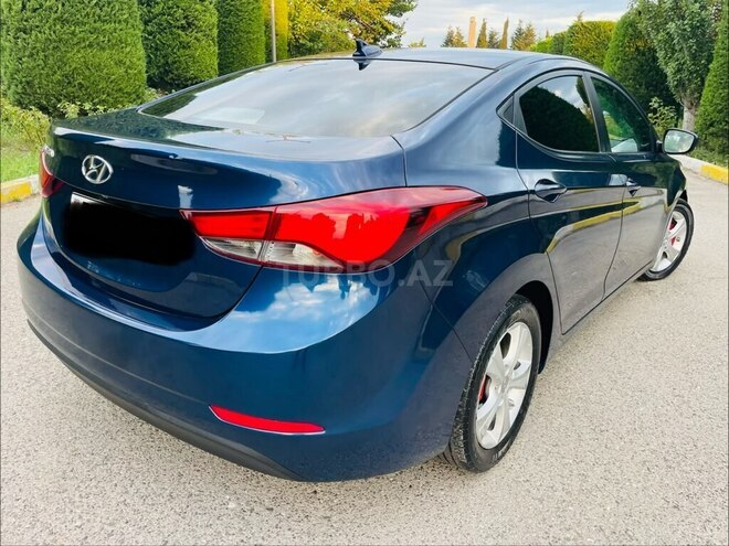 Hyundai Elantra-15