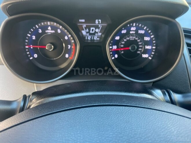 Hyundai Elantra-20
