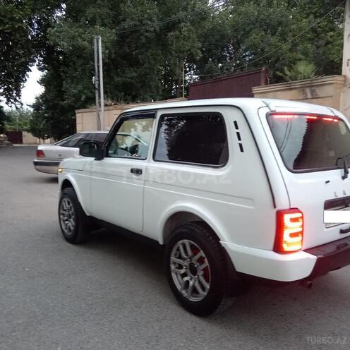 LADA (VAZ) Niva-9