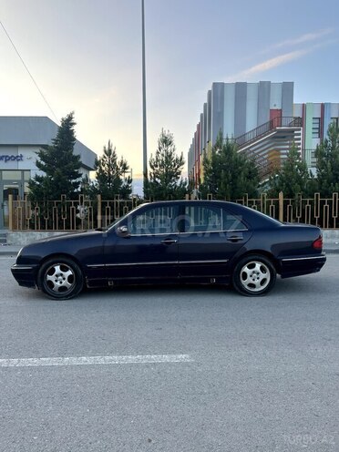Mercedes E 220-2