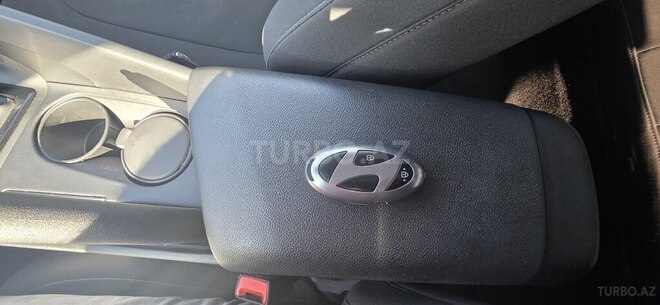 Hyundai Elantra-5