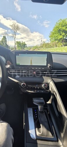 Hyundai Elantra-14