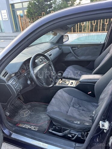 Mercedes E 220-19
