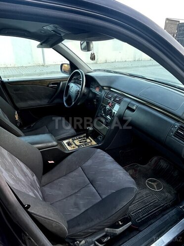 Mercedes E 220-20