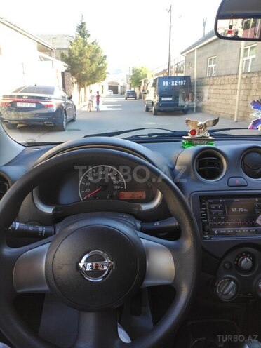 Nissan March-11