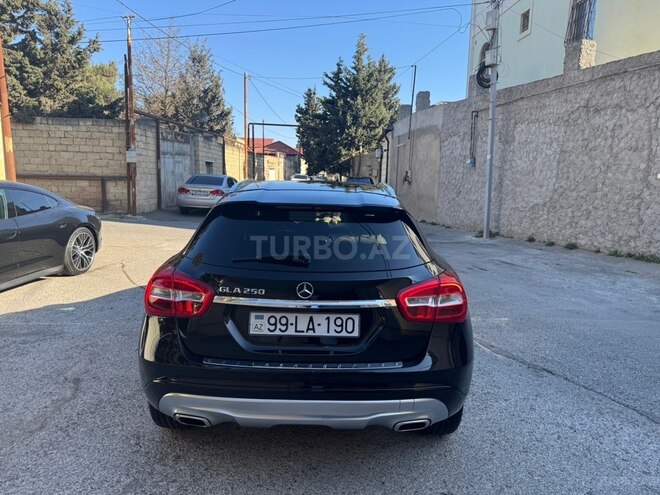 Mercedes GLA 250 4MATIC-3