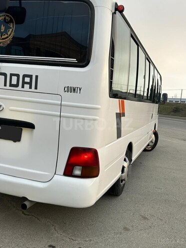 Hyundai County-5