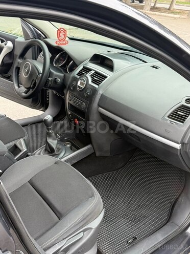 Renault Megane-10