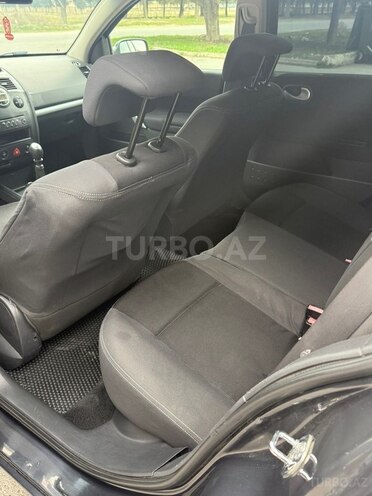 Renault Megane-11