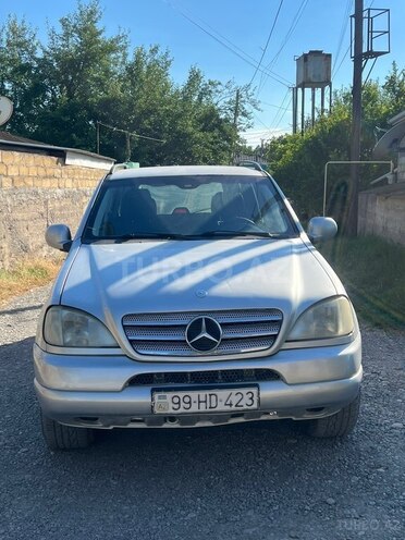 Mercedes ML 270-1