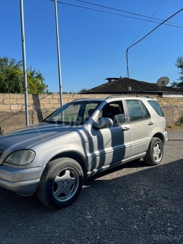 Mercedes ML 270-5