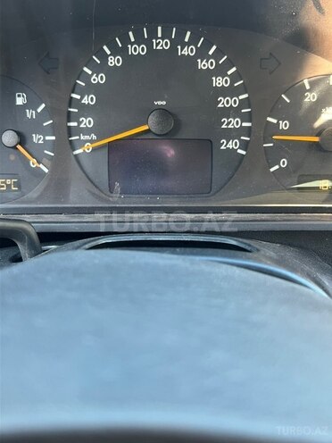 Mercedes ML 270-11