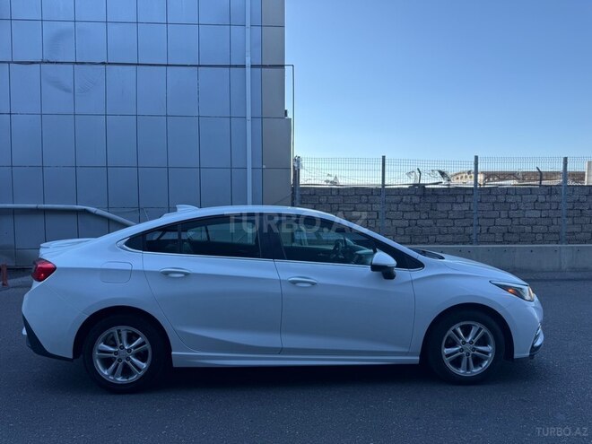 Chevrolet Cruze-12