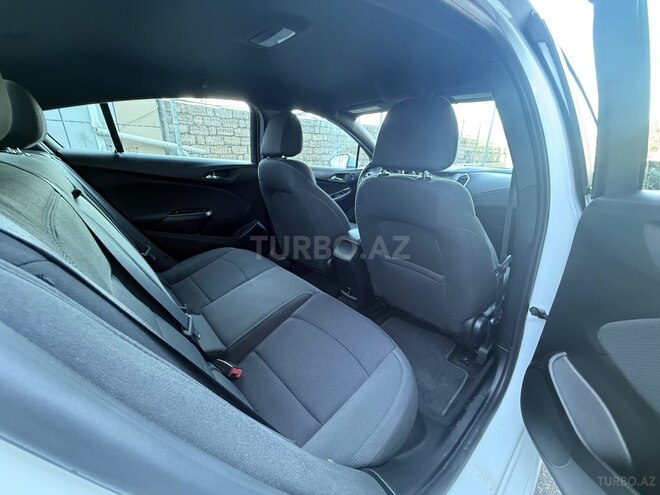 Chevrolet Cruze-4