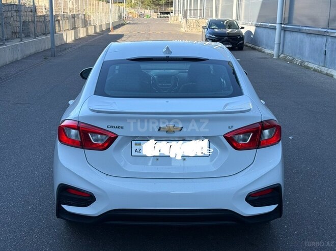 Chevrolet Cruze-16