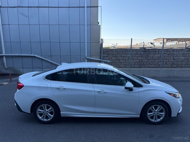 Chevrolet Cruze-11