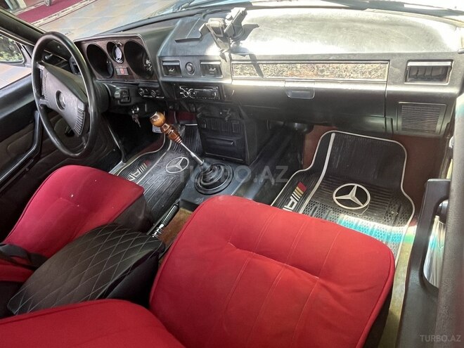 GAZ 24 "Volga"-4