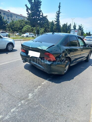Opel Vectra-4