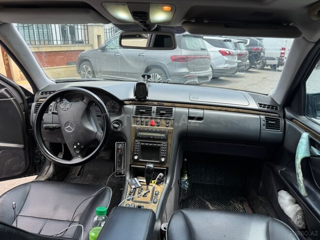 Mercedes E 240-5