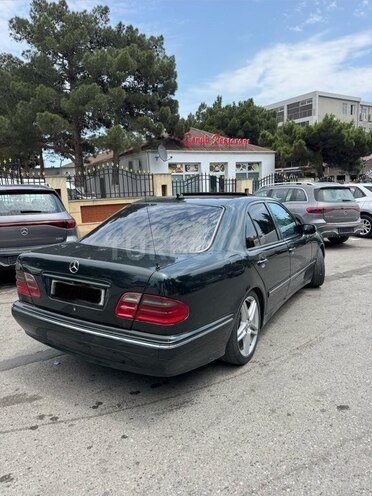 Mercedes E 240-3