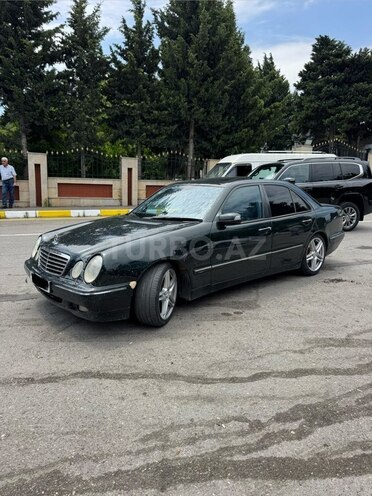 Mercedes E 240-2