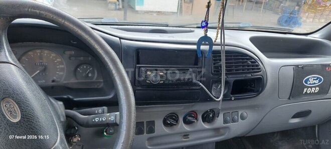 Ford Transit-7