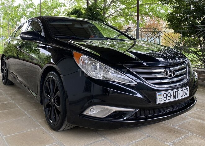 Hyundai Sonata-1